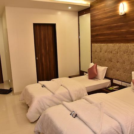 Hotel Comfort Bharuch Exterior photo
