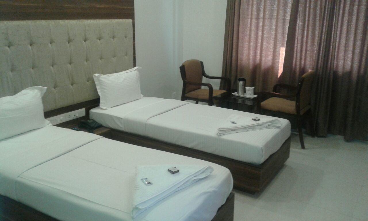 Hotel Comfort Bharuch Exterior photo