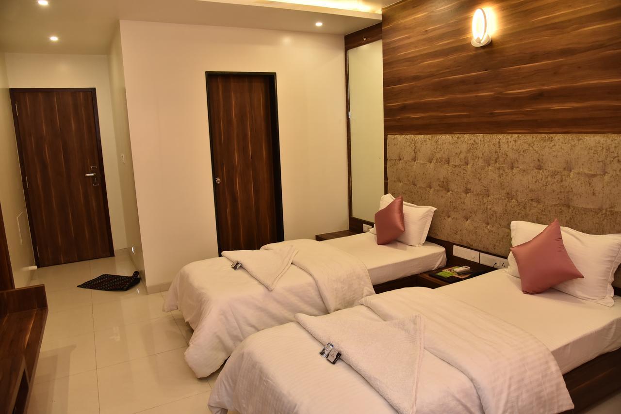 Hotel Comfort Bharuch Exterior photo