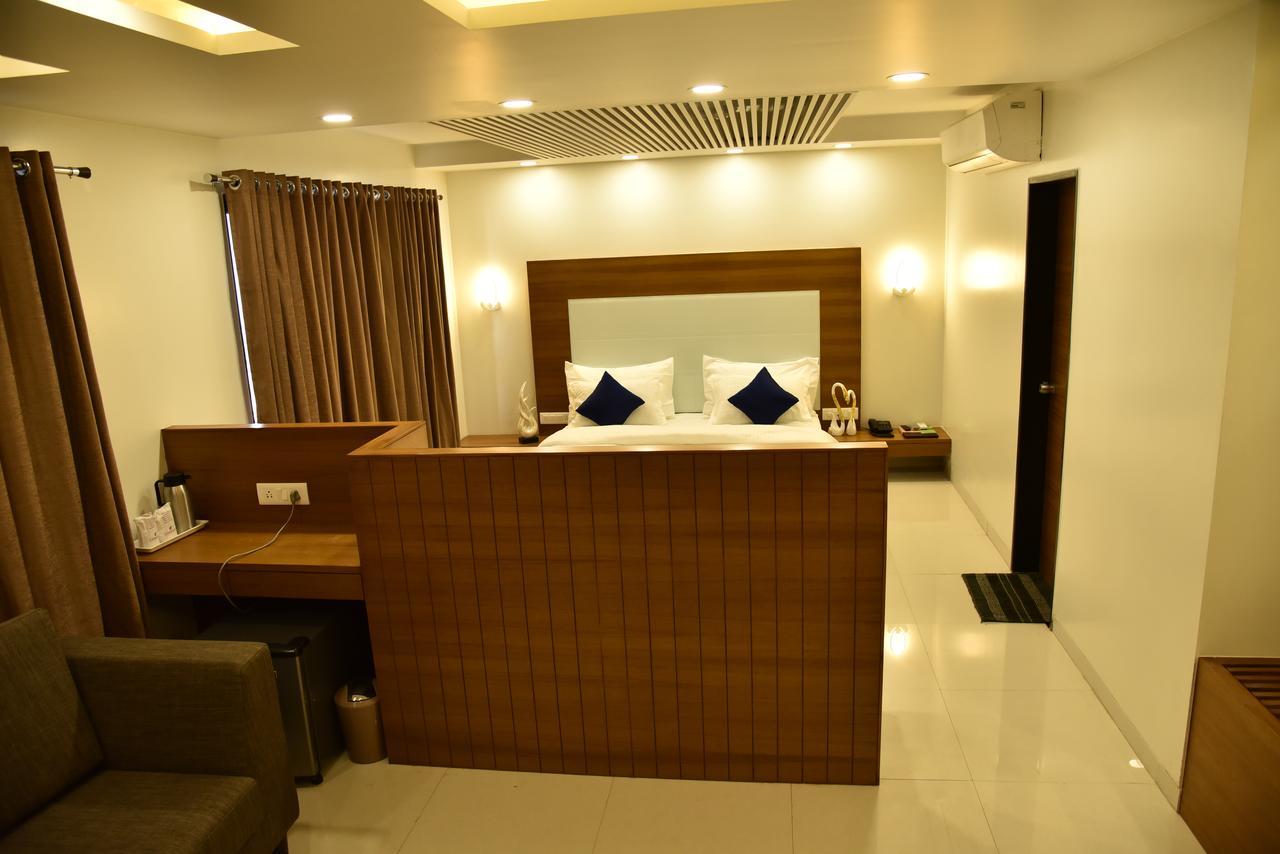 Hotel Comfort Bharuch Exterior photo